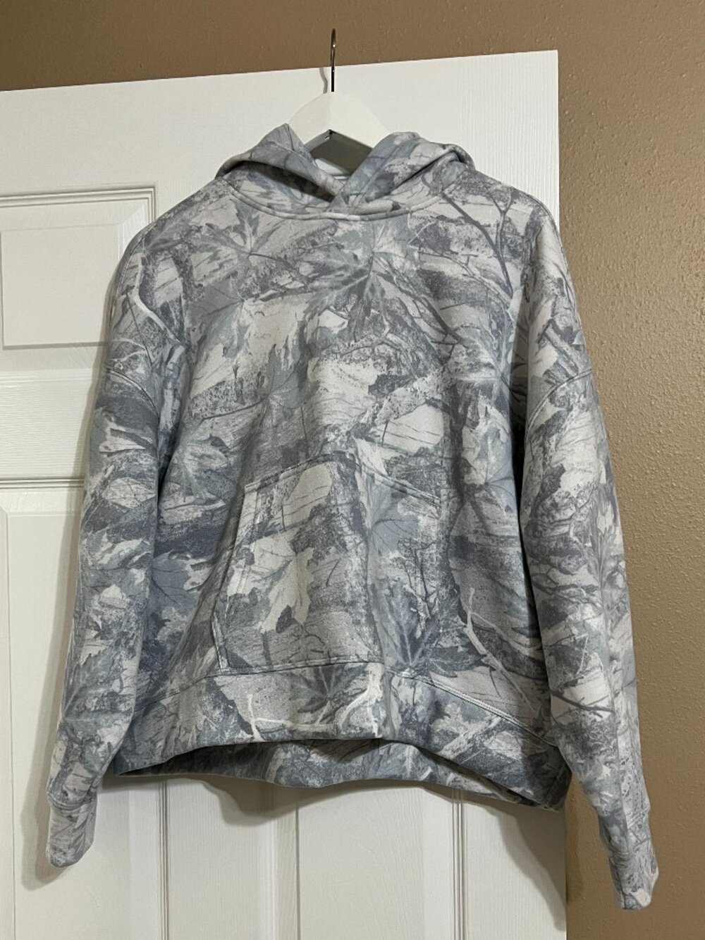 NWT HOLLISTER MENS CAMO SUPER BOXY FIT HOODIE SIZE: XS